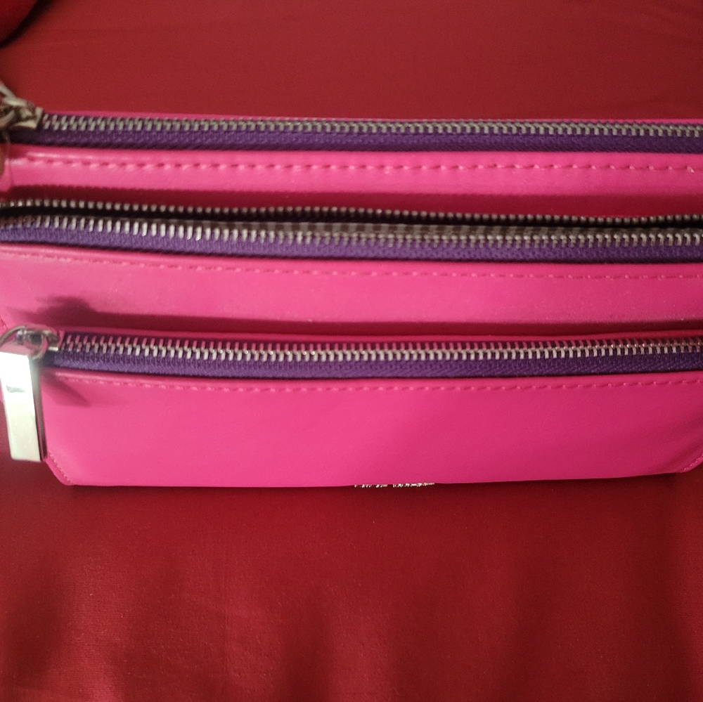 Nine West Hot Pink Fuchsia Leatherette 3 zip wallet clutch, wristlet